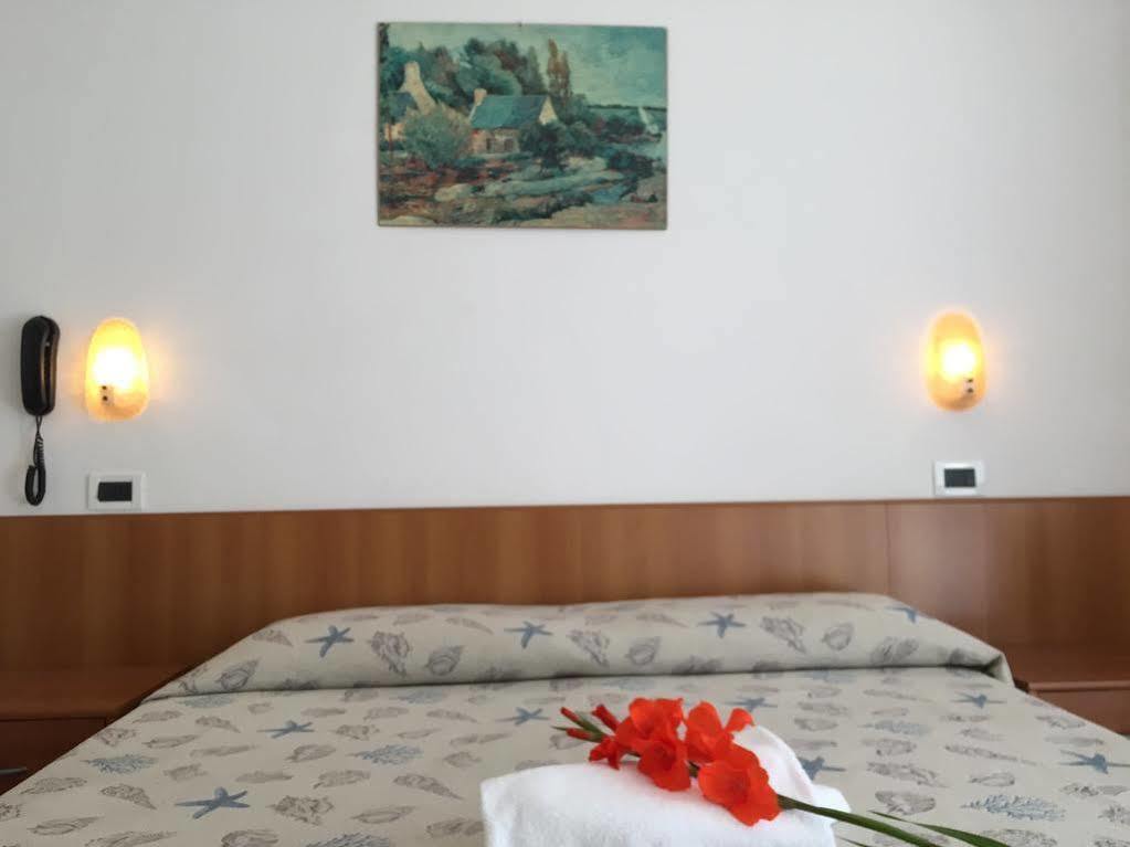 ליגננו סביאדורו Hotel Gloria מראה חיצוני תמונה