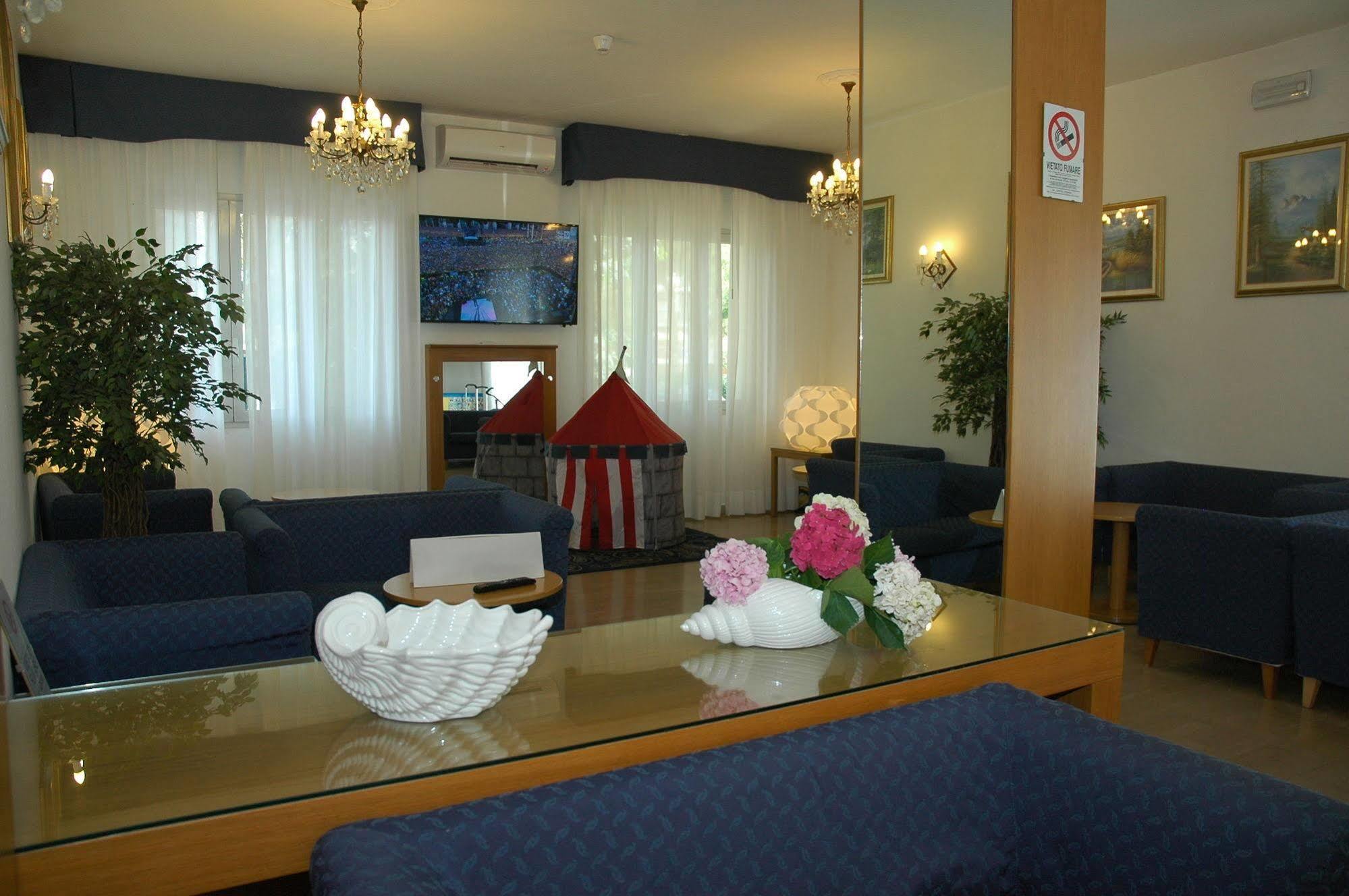 ליגננו סביאדורו Hotel Gloria מראה חיצוני תמונה
