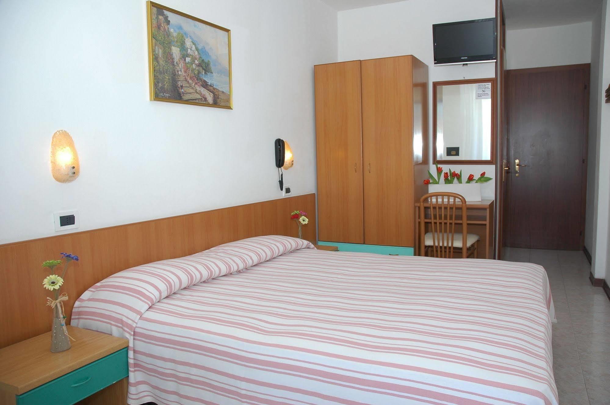 ליגננו סביאדורו Hotel Gloria מראה חיצוני תמונה